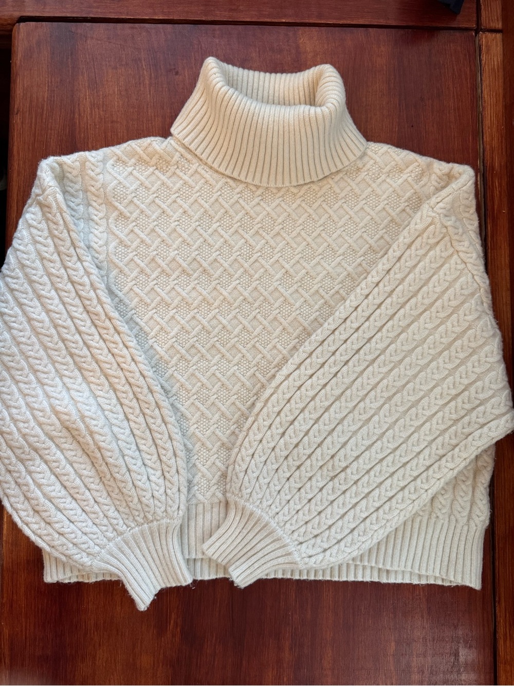 Tahari Women Cable Knit Sweater L Turtle Neck Fisherman Preppy Old Money Winter